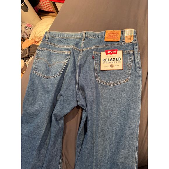 Levi’s Relaxed Straight Leg NWT 42x30 - Picture 2 of 5